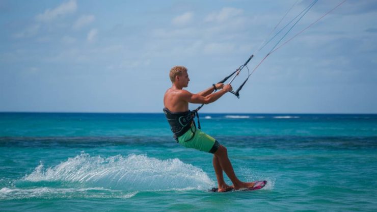 Os melhores spots de kitesurf para velejar entre julho e setembro no Ceará
