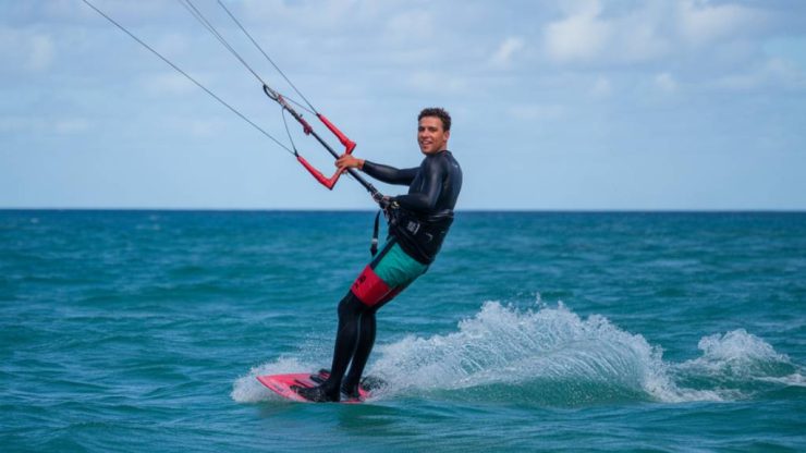 Guia definitivo do downwind de kitesurf no Ceará: roteiros imperdíveis, segurança e melhor época para velejar